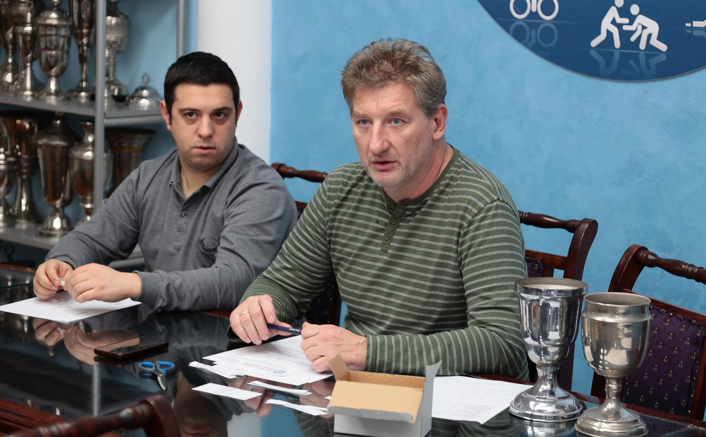 1614_2.jpg 1614_2.jpg