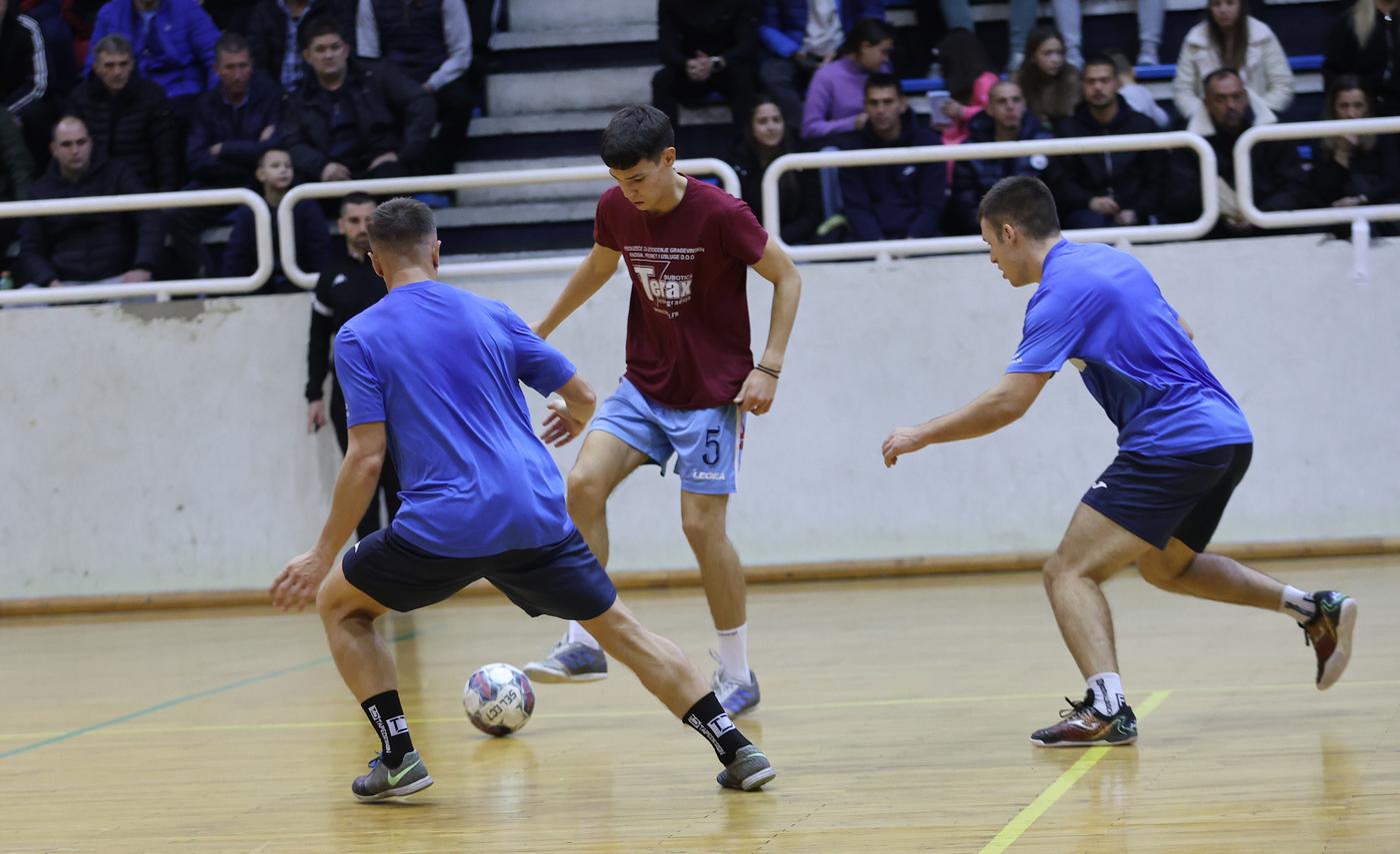 1617_3.jpg 1617_3.jpg